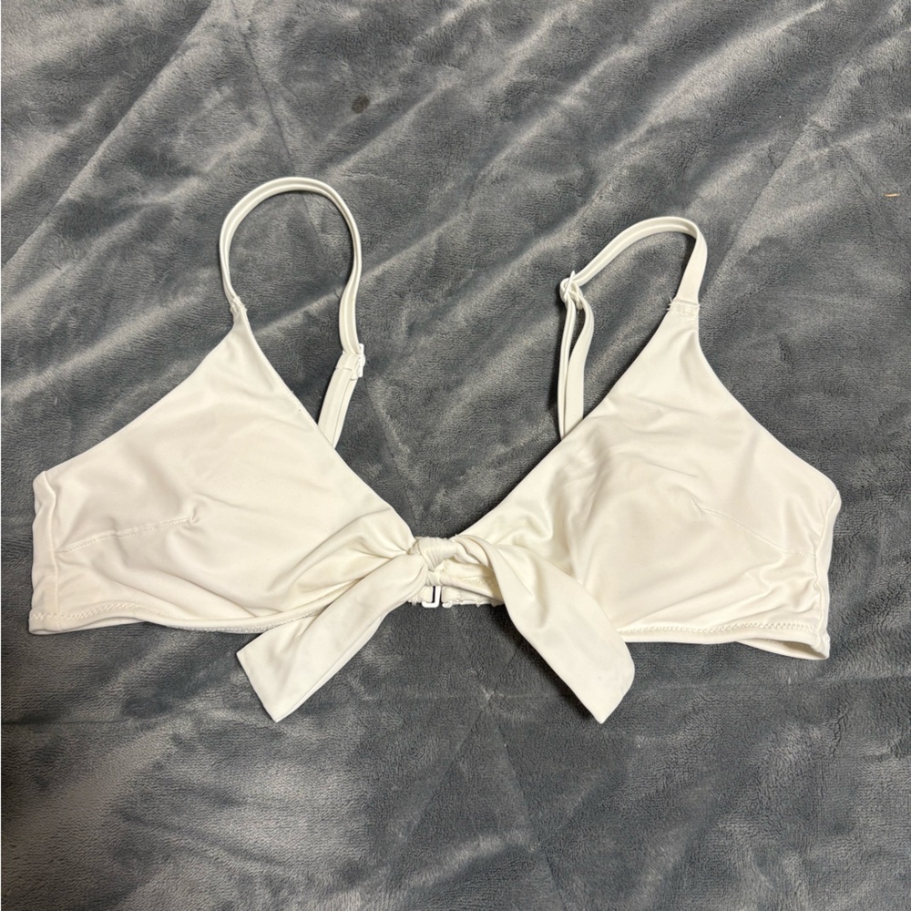 3/30$ ‼️Aerie White Bikini Top